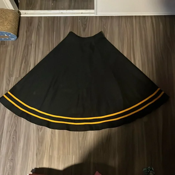 Vintage black circle skirt - Picture 3 of 4
